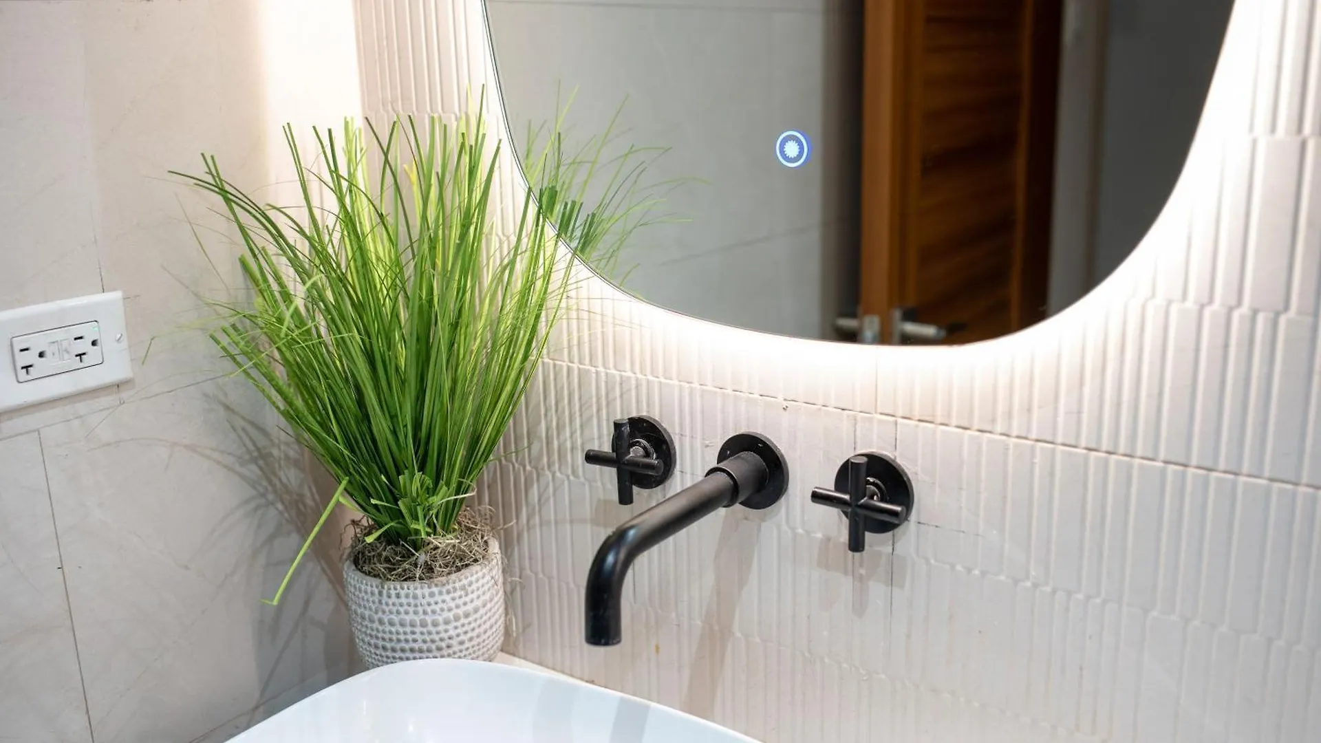Ods Oasis Hotel Bel Retiro Guest house